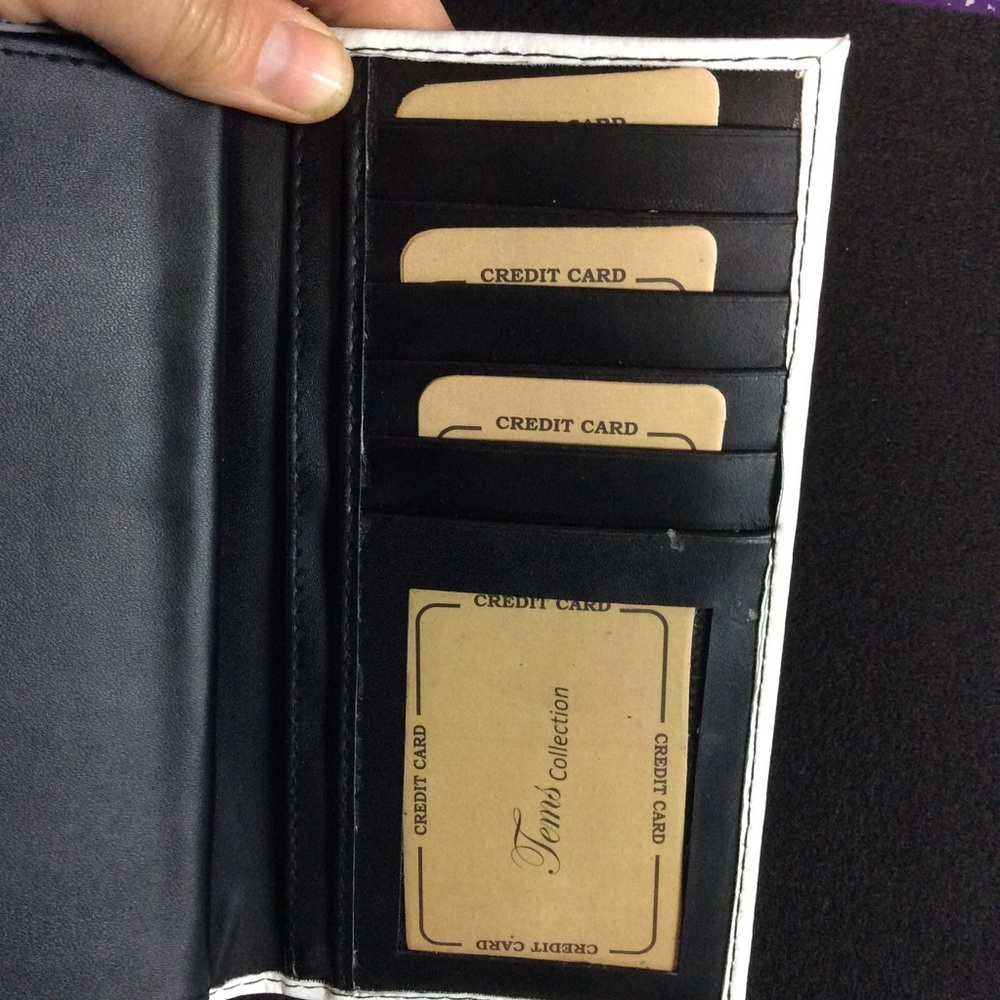 NWT 100 Bill Print Wallet w/Checkbook Holder - Picture 4 of 5